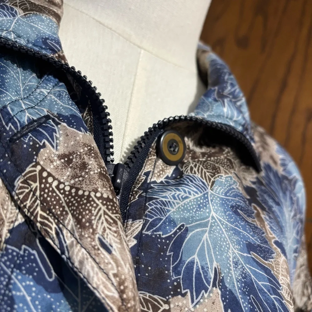 Stunt Sports Silk Jacket Size Medium Floral Abstract Print Detail Blue Grey - Picture 4 of 10